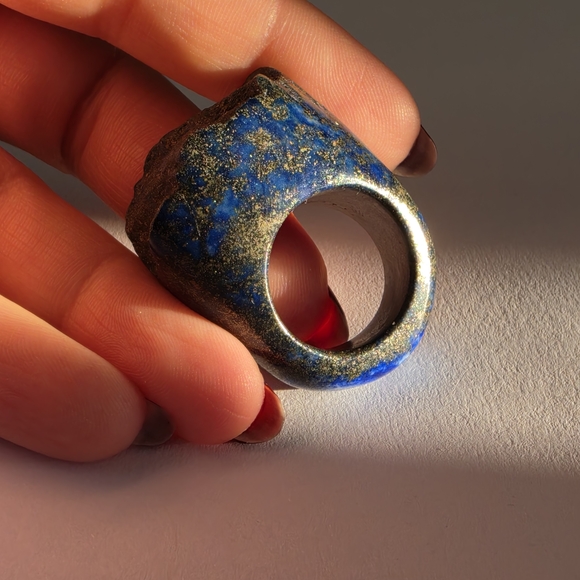 Vintage Jewelry - Carved Lapis Lazuli Chunky Band Ring Real Stone Pyrite Inclusions Size 7